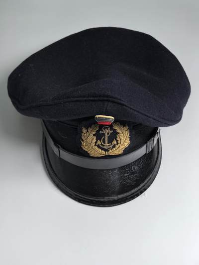 小驴勋章奖章收藏12月27日周六晚六点拍卖（珍爱和平，收藏战争，铭记历史，勿忘国耻，忠党爱国。有偿代拍，送拍规则在简介最后，参拍须阅读规则后再参拍，关系到运费包装发货时效真假辨别等关键信息，拍卖时不再发原图，看大图店主微信码在拍卖店铺介绍里） - 西德早期海军士官大檐帽