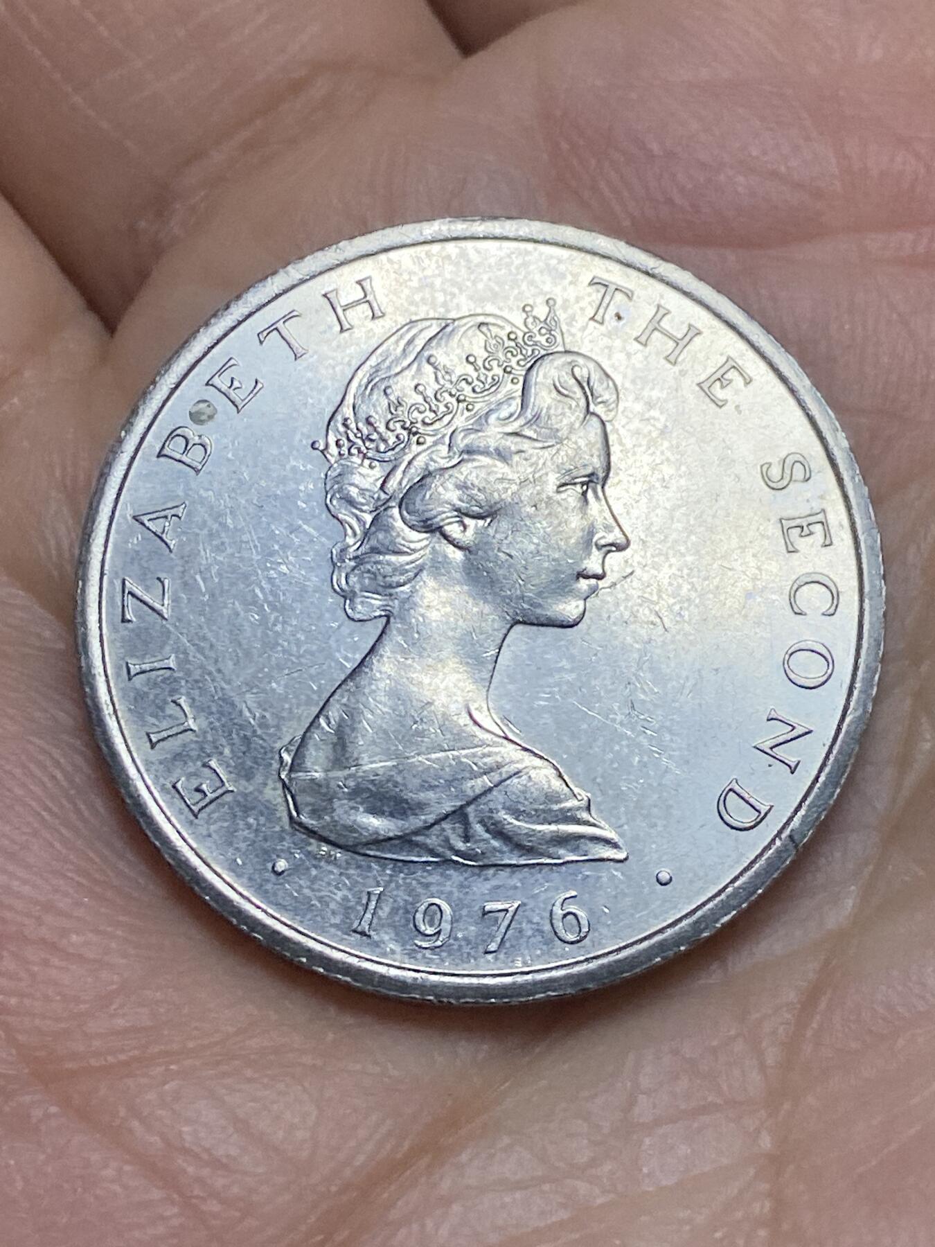 2025年第一百四十三场(总第一百六十九场）外国好品散币场(免佣金) 英属马恩岛🇮🇲1976年10便士(伊丽莎白二世中年花冠第二套第一版，带有普乔伊厂PM标记版)