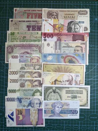 【炜奕收藏】，第五十四期，本场佣金已改，请大家注意 - 欧洲杂钞共20张，大部分为全新UNC品相纸币，少部分为非全新或者存在压痕潮斑等轻微瑕疵现象