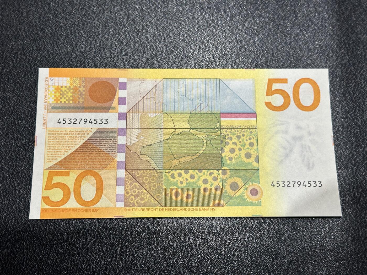 《外钞收藏家》第五百九十七期（年底收官场）（本平台长期征集拍品、欢迎藏友们联系合作）