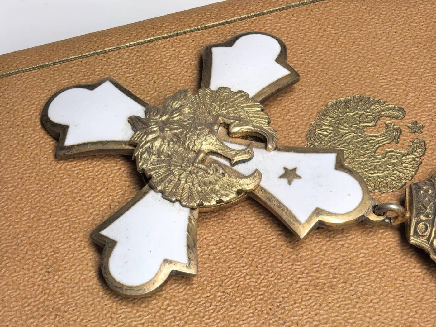 小驴勋章奖章收藏12月27日周六晚六点拍卖（珍爱和平，收藏战争，铭记历史，勿忘国耻，忠党爱国。有偿代拍，送拍规则在简介最后，参拍须阅读规则后再参拍，关系到运费包装发货时效真假辨别等关键信息，拍卖时不再发原图，看大图店主微信码在拍卖店铺介绍里） 希腊王国指挥官级凤凰勋章带原盒