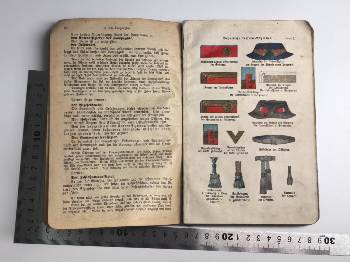 小驴勋章奖章收藏12月27日周六晚六点拍卖（珍爱和平，收藏战争，铭记历史，勿忘国耻，忠党爱国。有偿代拍，送拍规则在简介最后，参拍须阅读规则后再参拍，关系到运费包装发货时效真假辨别等关键信息，拍卖时不再发原图，看大图店主微信码在拍卖店铺介绍里） 《好同志学习一本通》