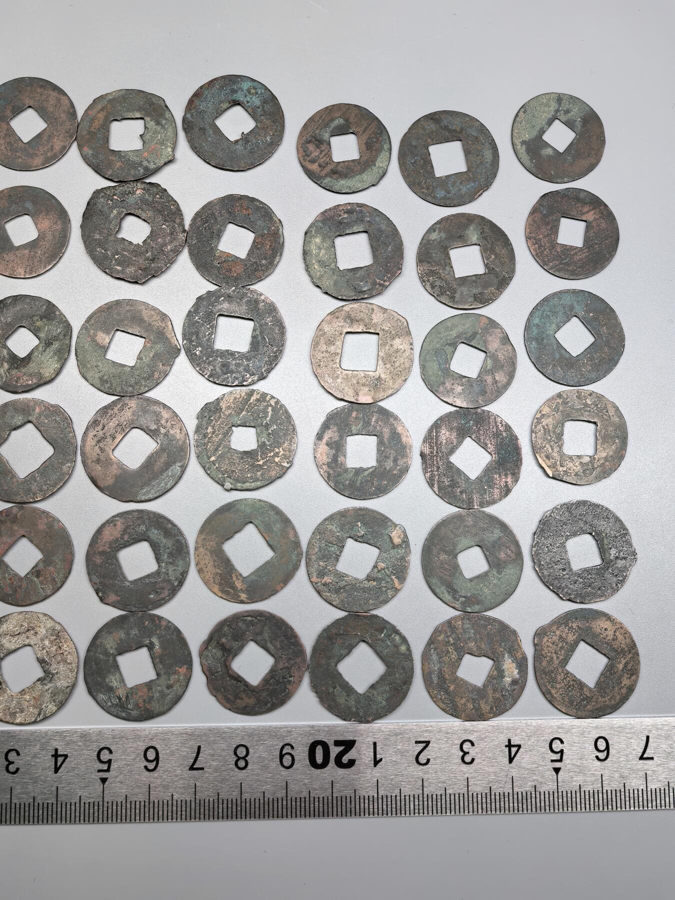 小驴勋章奖章收藏12月27日周六晚六点拍卖（珍爱和平，收藏战争，铭记历史，勿忘国耻，忠党爱国。有偿代拍，送拍规则在简介最后，参拍须阅读规则后再参拍，关系到运费包装发货时效真假辨别等关键信息，拍卖时不再发原图，看大图店主微信码在拍卖店铺介绍里）