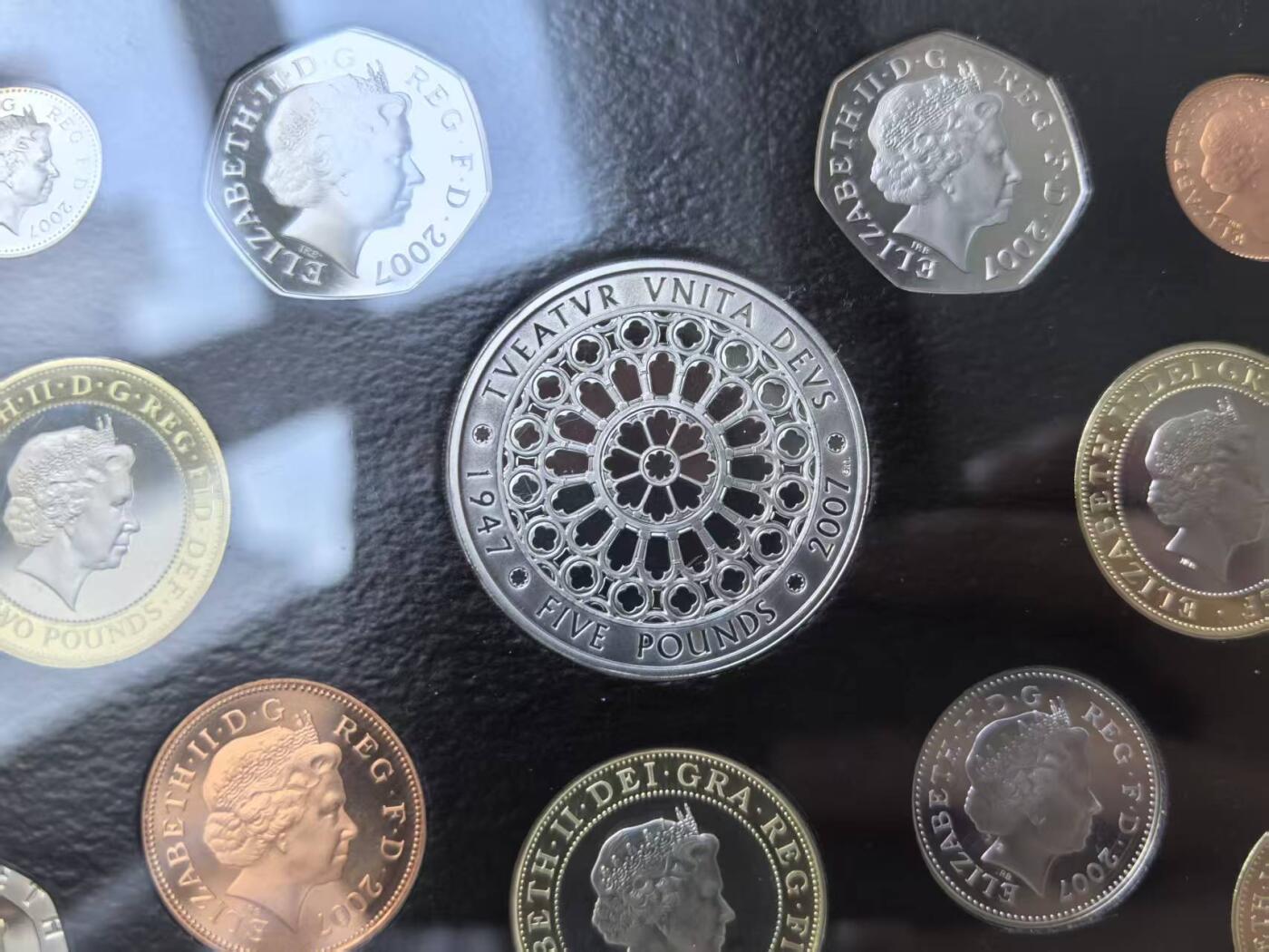 《外钞收藏家》第五百九十七期（年底收官场）（本平台长期征集拍品、欢迎藏友们联系合作）