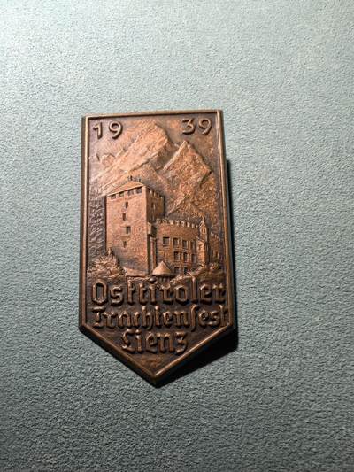 盛世勋华——号角文化勋章邮票专场拍卖第296期 - 德国（1939）1939年东蒂罗尔民族服饰节纪念证章 极为少见