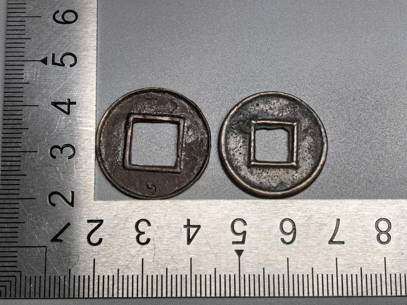 小驴勋章奖章收藏12月27日周六晚六点拍卖（珍爱和平，收藏战争，铭记历史，勿忘国耻，忠党爱国。有偿代拍，送拍规则在简介最后，参拍须阅读规则后再参拍，关系到运费包装发货时效真假辨别等关键信息，拍卖时不再发原图，看大图店主微信码在拍卖店铺介绍里）