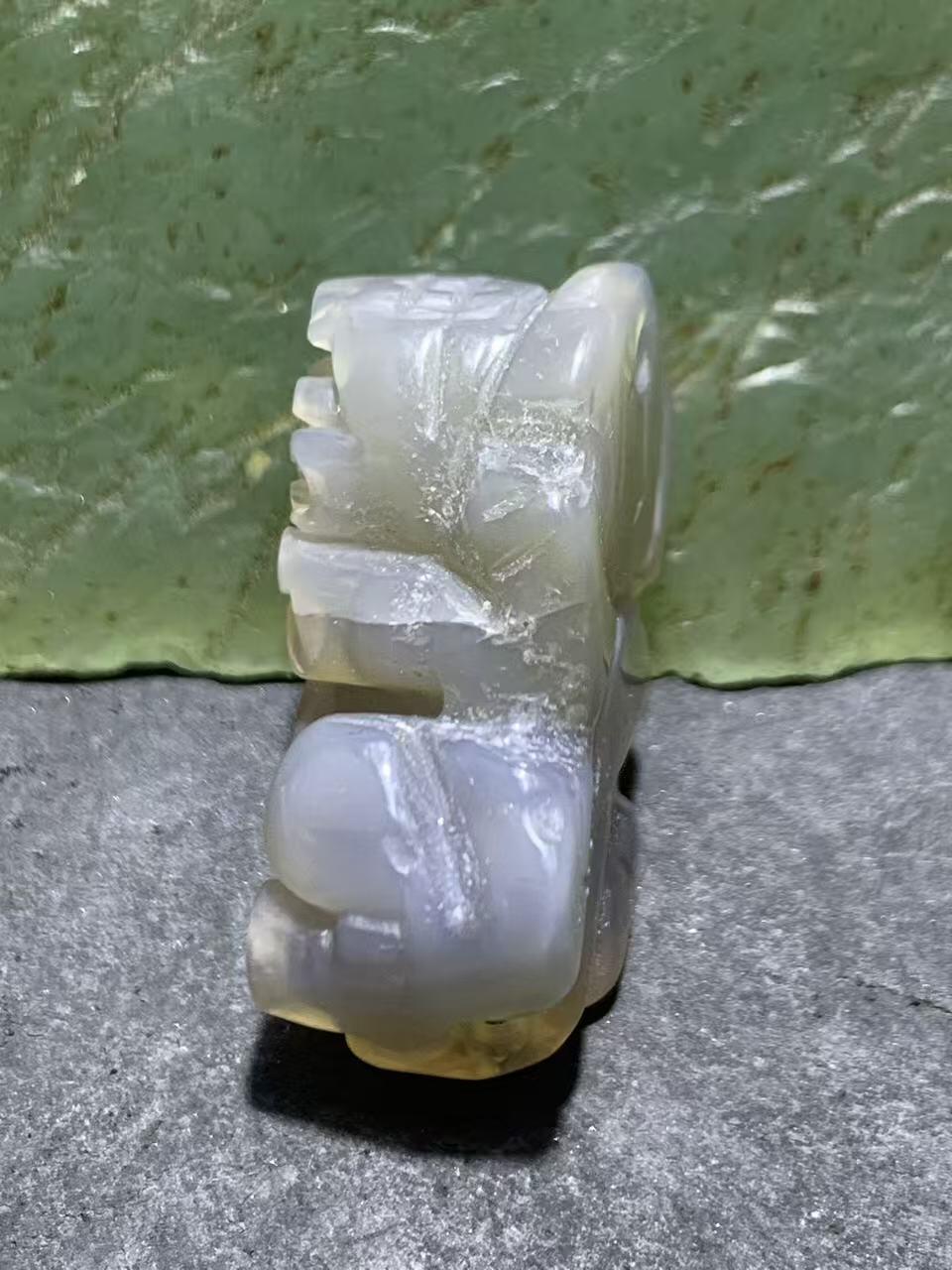 高玉化巴西玛瑙雕刻貔貅通货吊坠一个！。