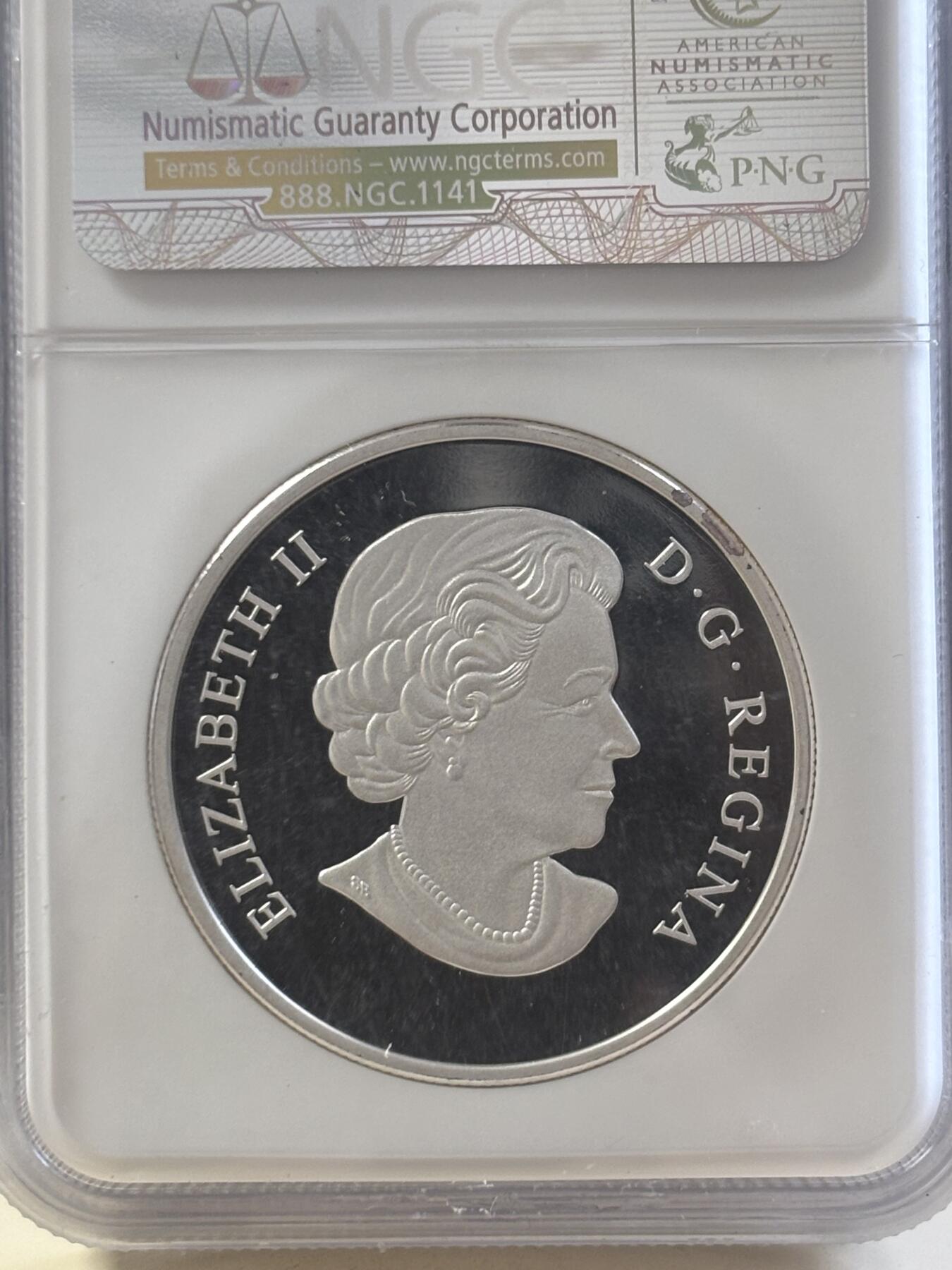 第186期拍卖 加拿大2016年镶嵌意大利威尼斯穆拉诺岛手工制作玻璃小蜗牛NGC评级彩色早期标签69分彩色精制银币9999银1盎司31.39克直径38毫米