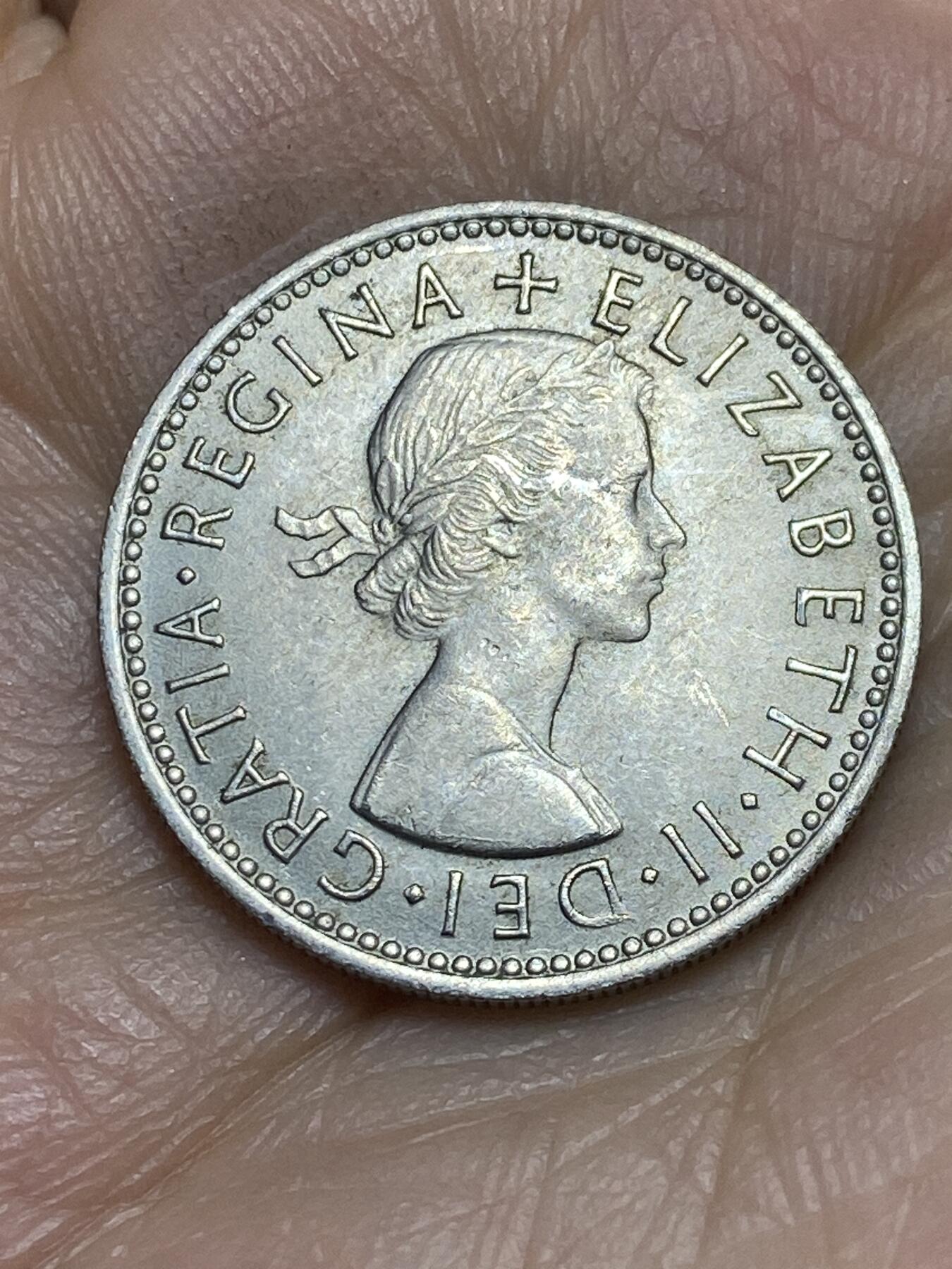 2025年第一百四十三场(总第一百六十九场）外国好品散币场(免佣金) 英国🇬🇧1963年1先令(伊丽莎白二世青年桂冠第二版，英格兰盾徽版)