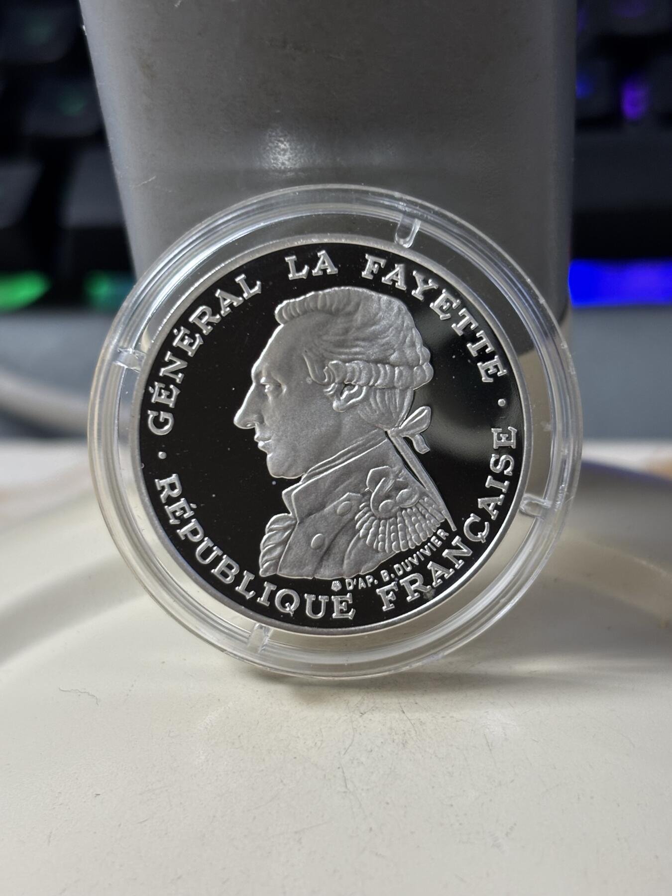 第186期拍卖 法国1987年人物拉法耶特·皮德福特30克加厚精制版本纪念银币，950银，【银价495】