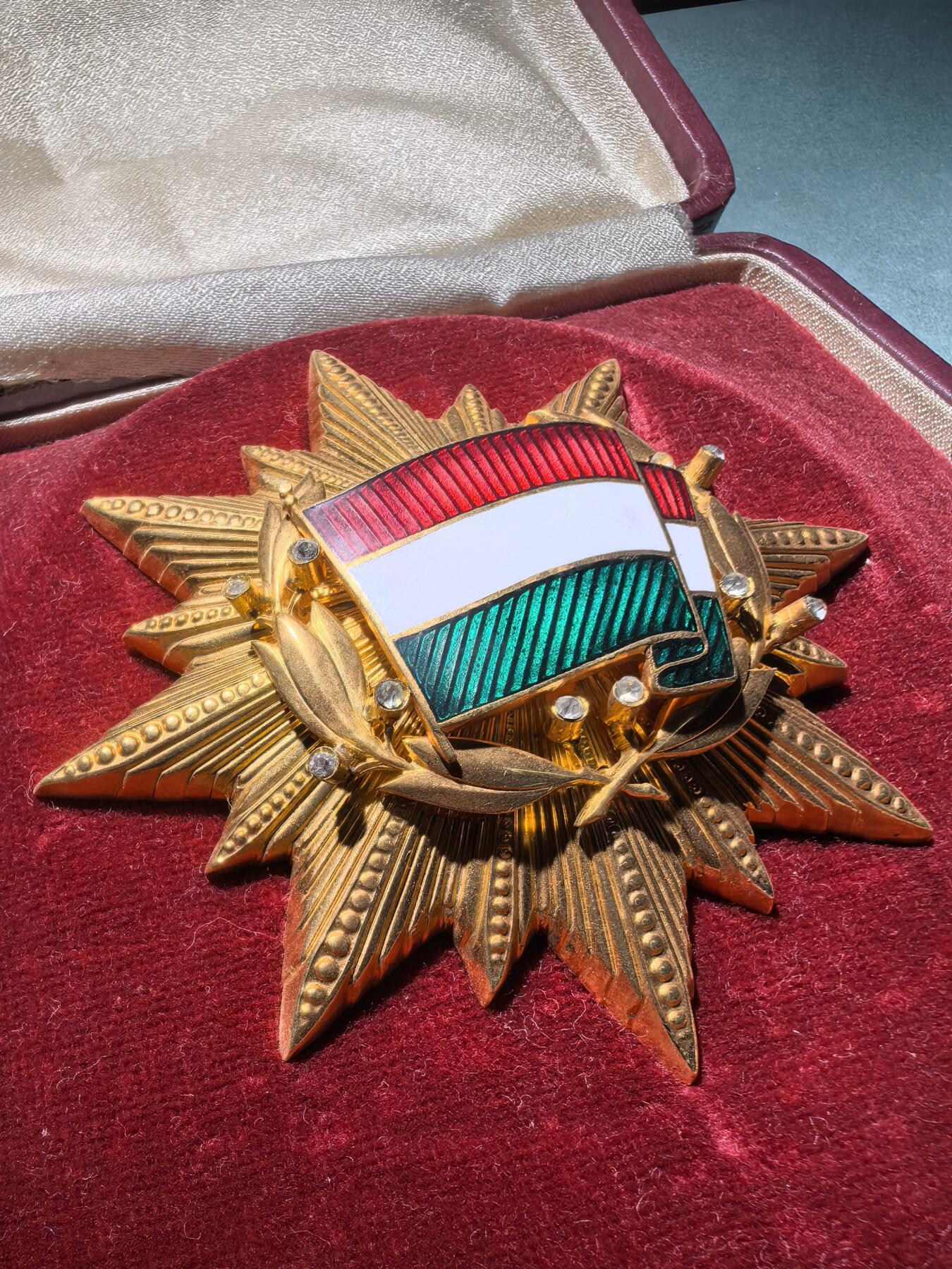 盛世勋华——号角文化勋章邮票专场拍卖第296期 匈牙利（社会主义）一级国旗勋章 1956-1976年版本 带原盒 带迷你略