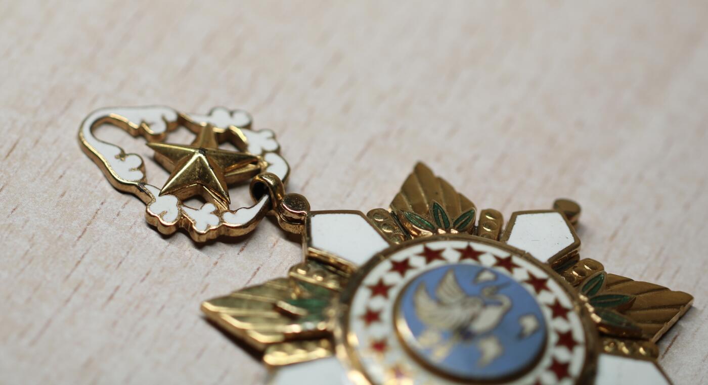 大猫徽章拍卖第285期 大韩民国一等勤务功劳勋章 正副章一套