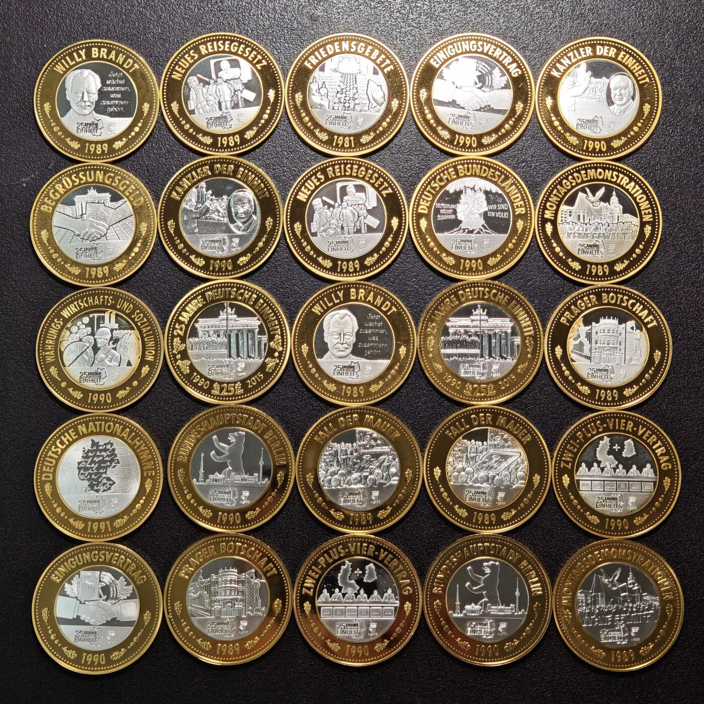 【德藏】世界币章拍卖第159期(元旦专场拍卖) 25枚一组 现代德国统一双色镀金镀银纪念章 直径约：32.5mm/枚；重约：9.42g/枚（说明卡23个）