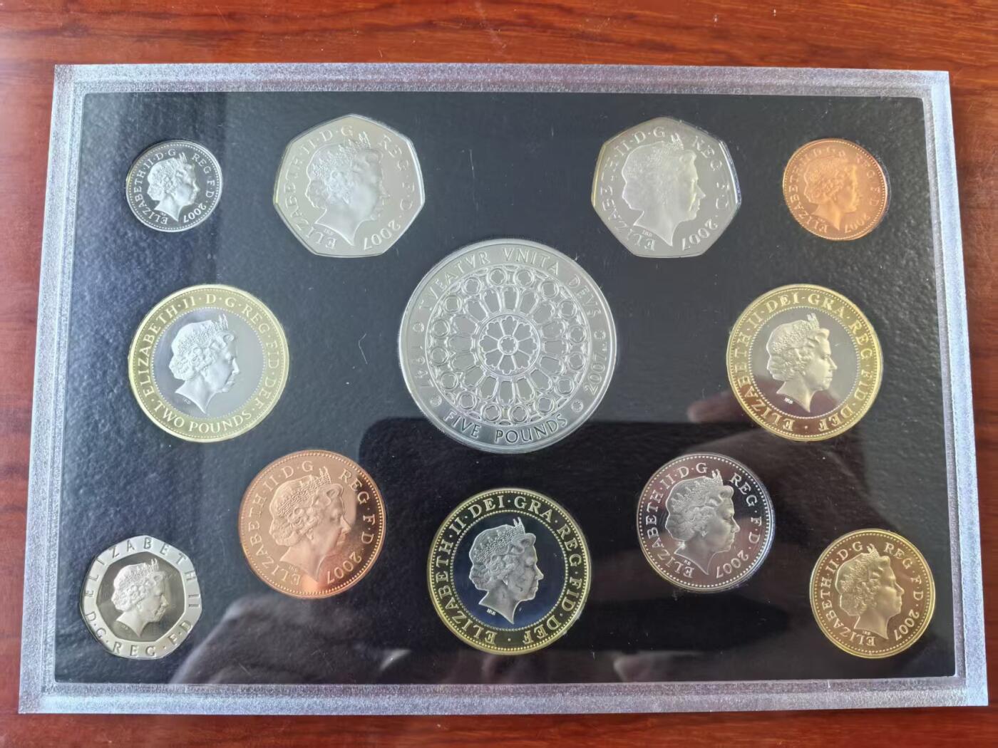 《外钞收藏家》第五百九十七期（年底收官场）（本平台长期征集拍品、欢迎藏友们联系合作）