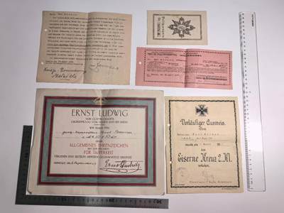 小驴勋章奖章收藏12月27日周六晚六点拍卖（珍爱和平，收藏战争，铭记历史，勿忘国耻，忠党爱国。有偿代拍，送拍规则在简介最后，参拍须阅读规则后再参拍，关系到运费包装发货时效真假辨别等关键信息，拍卖时不再发原图，看大图店主微信码在拍卖店铺介绍里） - 德国一战二级铁十字勋章、勇敢奖章、一战纪念章、汉堡老兵勋章证书一套