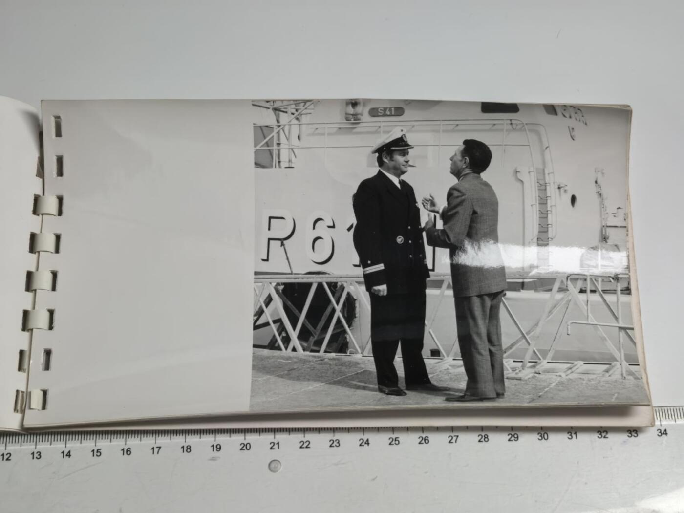 小驴勋章奖章收藏12月27日周六晚六点拍卖（珍爱和平，收藏战争，铭记历史，勿忘国耻，忠党爱国。有偿代拍，送拍规则在简介最后，参拍须阅读规则后再参拍，关系到运费包装发货时效真假辨别等关键信息，拍卖时不再发原图，看大图店主微信码在拍卖店铺介绍里） P6141快艇下水纪念相册