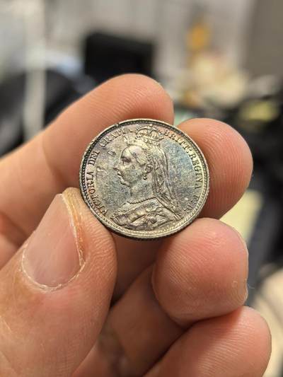 博洋堂世界钱币拍卖第154期（全场包邮） - 英国1887年维多利亚1先令银币，盾徽版，人像面小伤，五彩包浆