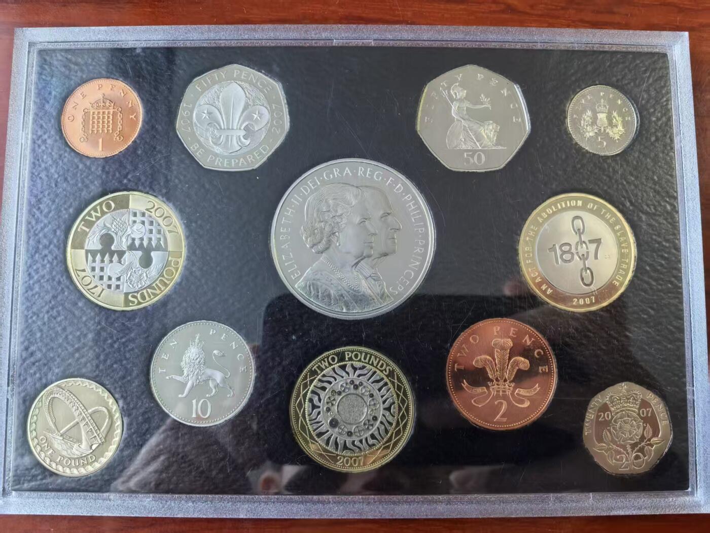 《外钞收藏家》第五百九十七期（年底收官场）（本平台长期征集拍品、欢迎藏友们联系合作）