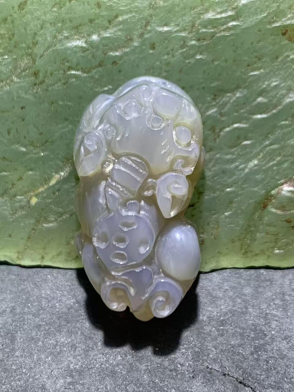 高玉化巴西玛瑙雕刻貔貅通货吊坠一个！。