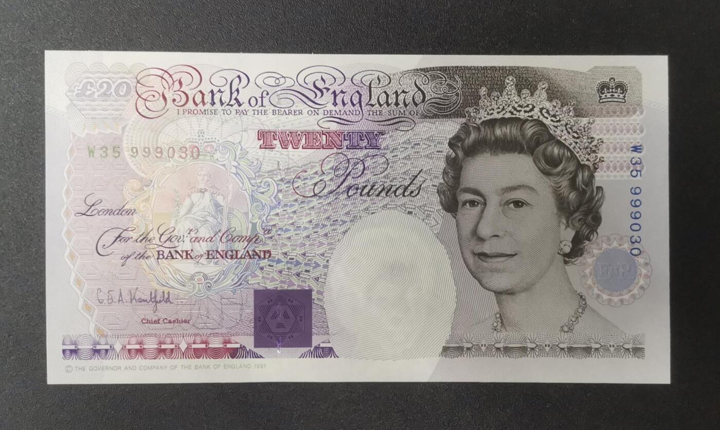 《艾美收藏》第226期-12.28周日外币精品场-蛇年收官 英国E序列初版皇冠版W35末冠20镑UNC靓号999030 Kentfield签名