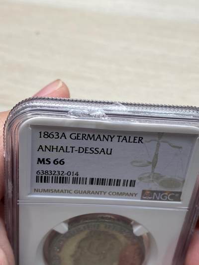 万国钱币拍卖第058期（万国新年大拍） NGC MS66 1863年德国安哈尔特-德邵建国260周年纪念泰勒 欧陆七色祥云幻彩 无可比拟的状态 完全未动过的顶级典藏品质 NGC亚军分（盒子有缺）
