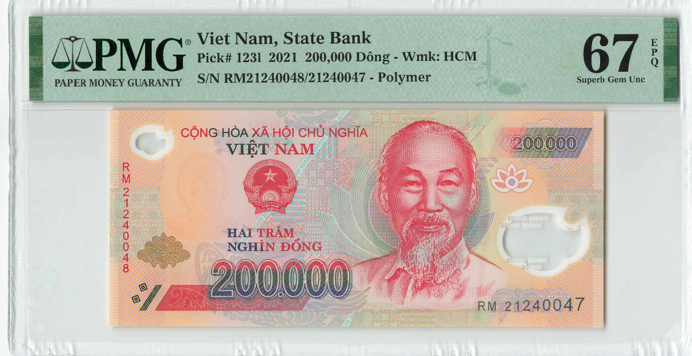 小福收藏拍卖第198期 评级币精选场  本期有菲律宾百位靓号100000比索超大纪念钞 苏里南25000盾花鸟版最高值 柬埔寨珍品56年50瑞尔 南越未发行版最高值打飞机  巴哈马彩背 老挝中国代印57年样钞 匈牙利 斯洛伐克 法罗群岛等多国精美高分珍稀老钞精品纸币 越南 2021年 200000盾 塑料钞 序列号不一致 PMG认证错版 PMG67 EPQ 季军分