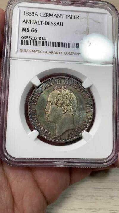 万国钱币拍卖第058期（万国新年大拍） NGC MS66 1863年德国安哈尔特-德邵建国260周年纪念泰勒 欧陆七色祥云幻彩 无可比拟的状态 完全未动过的顶级典藏品质 NGC亚军分（盒子有缺）