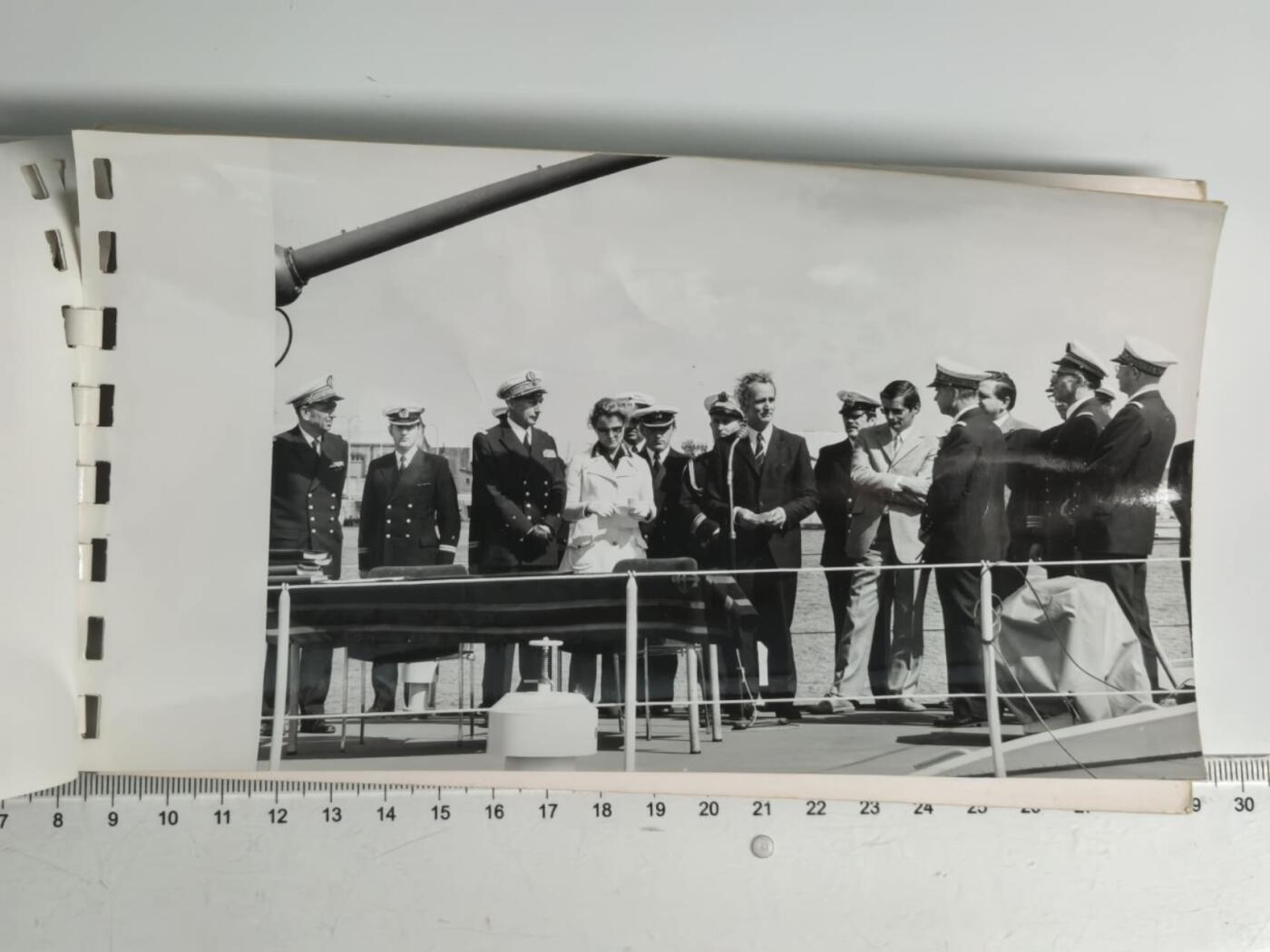 小驴勋章奖章收藏12月27日周六晚六点拍卖（珍爱和平，收藏战争，铭记历史，勿忘国耻，忠党爱国。有偿代拍，送拍规则在简介最后，参拍须阅读规则后再参拍，关系到运费包装发货时效真假辨别等关键信息，拍卖时不再发原图，看大图店主微信码在拍卖店铺介绍里） P6141快艇下水纪念相册