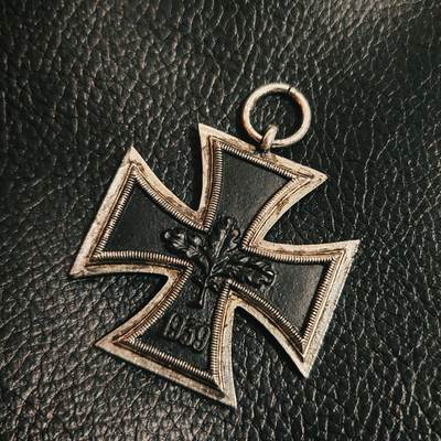 时顺第二十八拍 - 德国战后57版二级铁十字勋章，三片版本