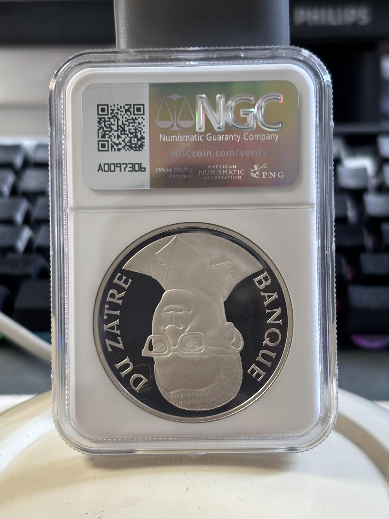 第186期拍卖 扎伊尔1975年WWF野生动物系列霍加狓精制纪念银币NGC-PF67,925银，35克