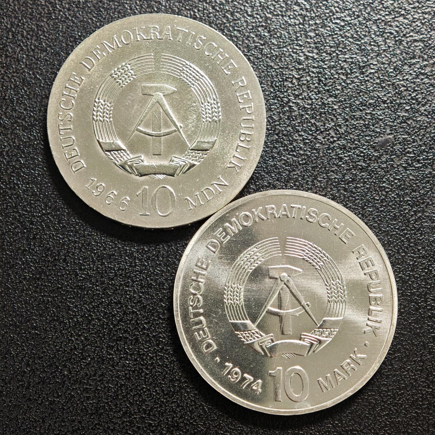【德藏】世界币章拍卖第159期(元旦专场拍卖) 2枚一组 1966年 东德建筑师卡尔·弗里德里希·辛克尔逝世125周年10马克纪念银币 1974年 东德德意志民主共和国成立25周年10马克纪念银币 品相极佳