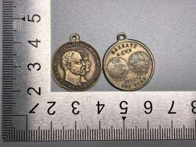 小驴勋章奖章收藏12月27日周六晚六点拍卖（珍爱和平，收藏战争，铭记历史，勿忘国耻，忠党爱国。有偿代拍，送拍规则在简介最后，参拍须阅读规则后再参拍，关系到运费包装发货时效真假辨别等关键信息，拍卖时不再发原图，看大图店主微信码在拍卖店铺介绍里） - 1902年英国爱德华七世和亚历山德拉王后加冕纪念章