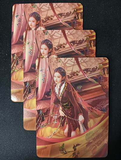 花开卡拍第53期（12月28号周日截拍，品控勿拍!!!拍品不寄存，运费5元，自制卡难免瑕疵，可能存在轻微撞角爆边等出厂瑕疵，品控介意勿拍！） - 青鸾殿 阿朱 三渐变 砂闪3张