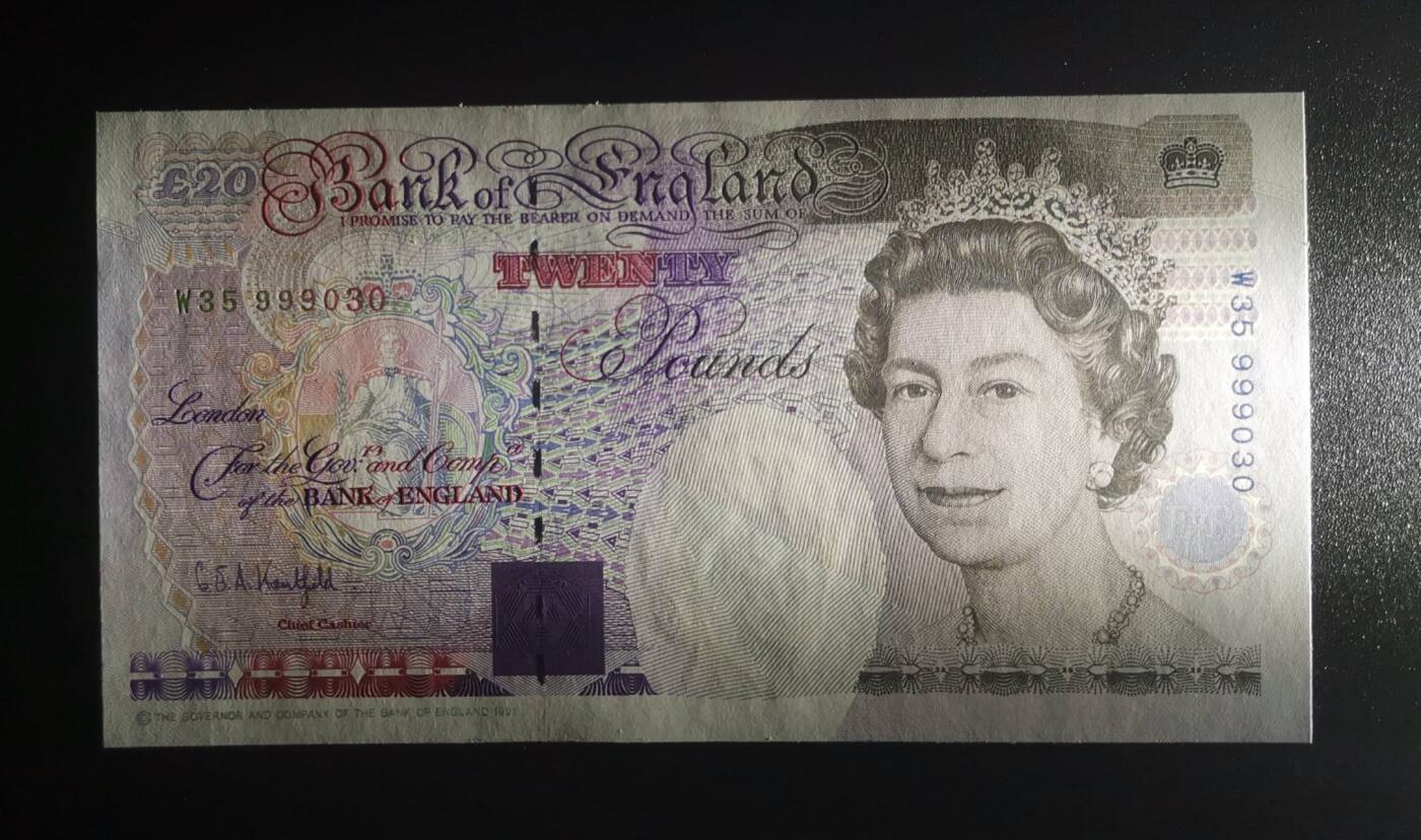 《艾美收藏》第226期-12.28周日外币精品场-蛇年收官 英国E序列初版皇冠版W35末冠20镑UNC靓号999030 Kentfield签名