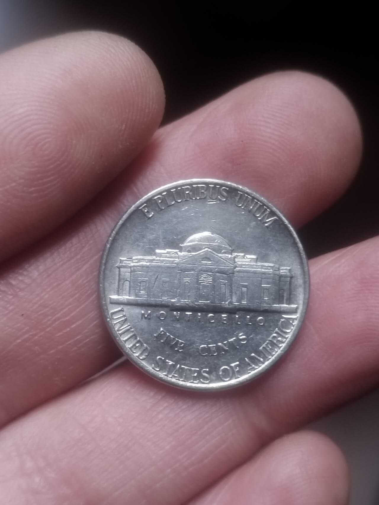 小小小钱币 1977年 五美分。