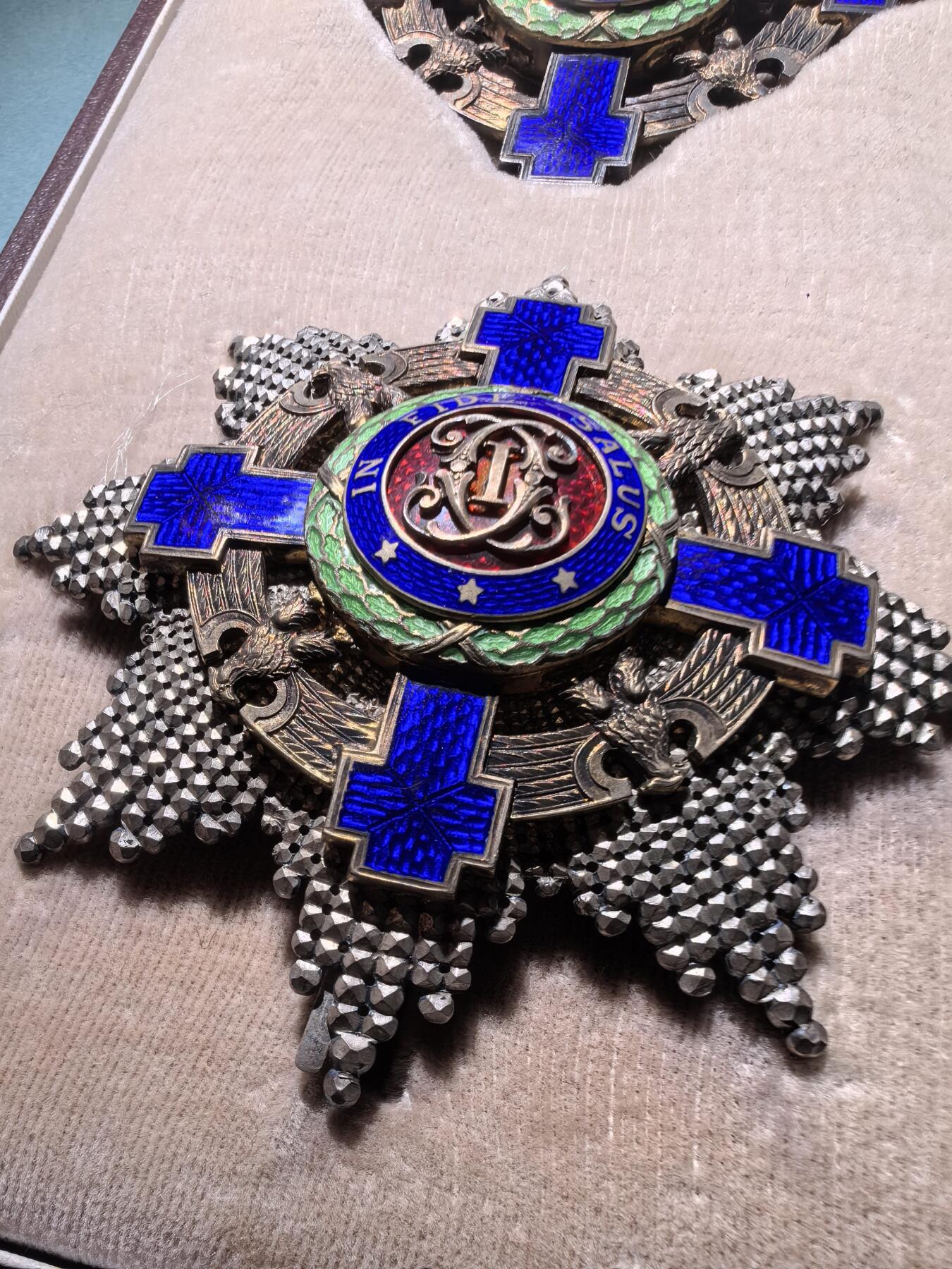 盛世勋华——号角文化勋章邮票专场拍卖第296期 罗马尼亚王国大十字级罗马尼亚之星勋章 第一版 银质带银标厂标 带原盒 品相极佳 顶级收藏