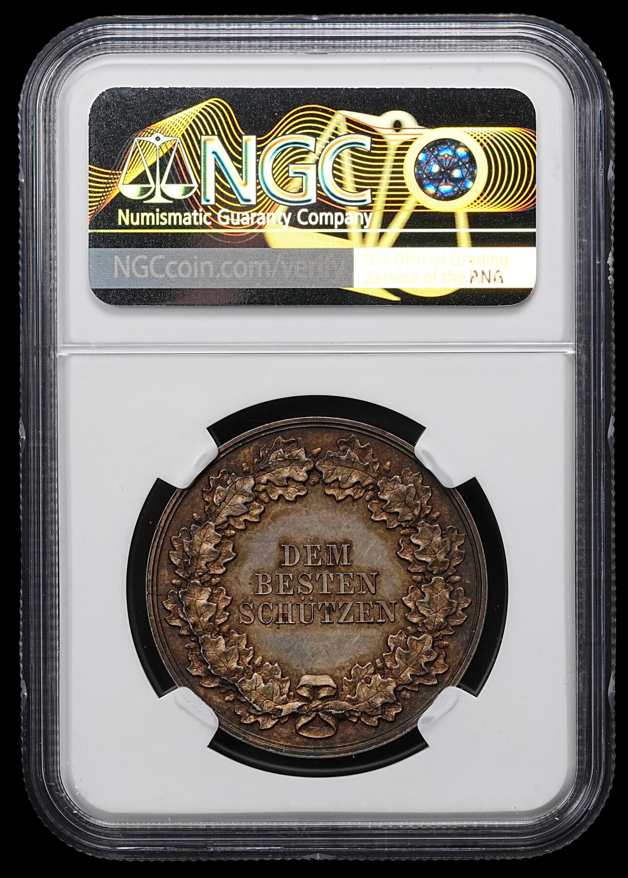 修遠堂世界钱币第九十九期 NGC MS61 19世纪普鲁士威廉一世时期射击节银章 背面橡树叶花环环绕的德语 “DEM BESTEN SCHÜTZEN”，意为 “授予最佳射手” 34.50mm，29.45g