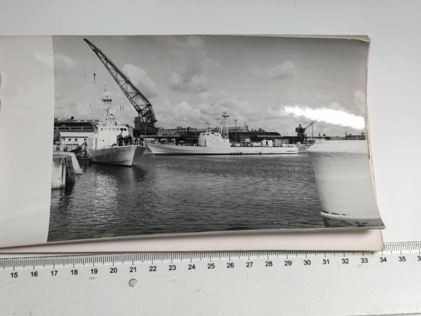 小驴勋章奖章收藏12月27日周六晚六点拍卖（珍爱和平，收藏战争，铭记历史，勿忘国耻，忠党爱国。有偿代拍，送拍规则在简介最后，参拍须阅读规则后再参拍，关系到运费包装发货时效真假辨别等关键信息，拍卖时不再发原图，看大图店主微信码在拍卖店铺介绍里） P6141快艇下水纪念相册