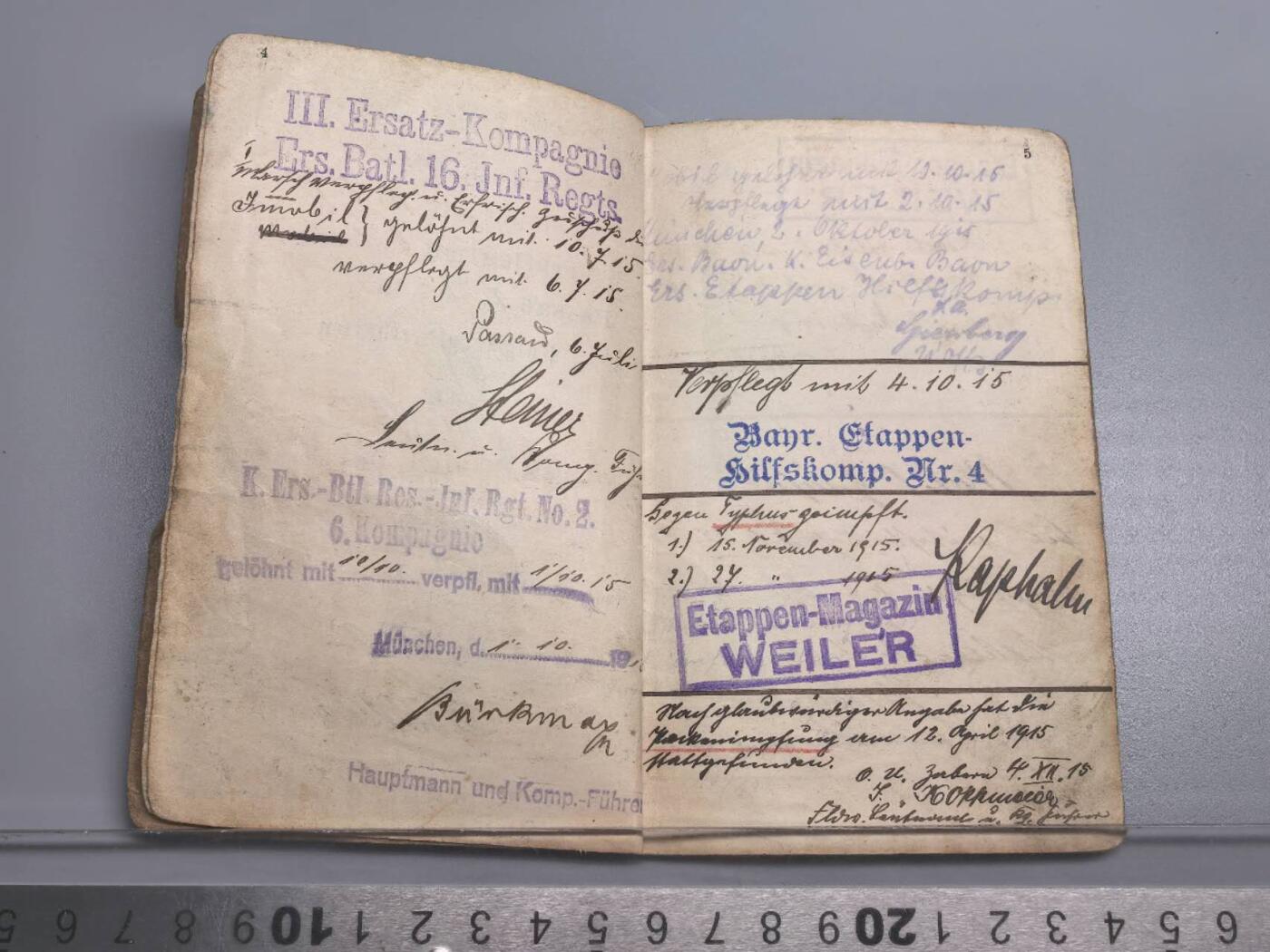 小驴勋章奖章收藏12月27日周六晚六点拍卖（珍爱和平，收藏战争，铭记历史，勿忘国耻，忠党爱国。有偿代拍，送拍规则在简介最后，参拍须阅读规则后再参拍，关系到运费包装发货时效真假辨别等关键信息，拍卖时不再发原图，看大图店主微信码在拍卖店铺介绍里） 一个征兵证书+一个士兵证