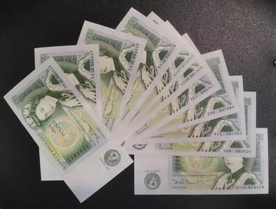 《艾美收藏》第226期-12.28周日外币精品场-蛇年收官 - (11张)英国D序列1981-84年1镑UNC 零星几张有轻微荧光 Somerset签名 Pick#377b