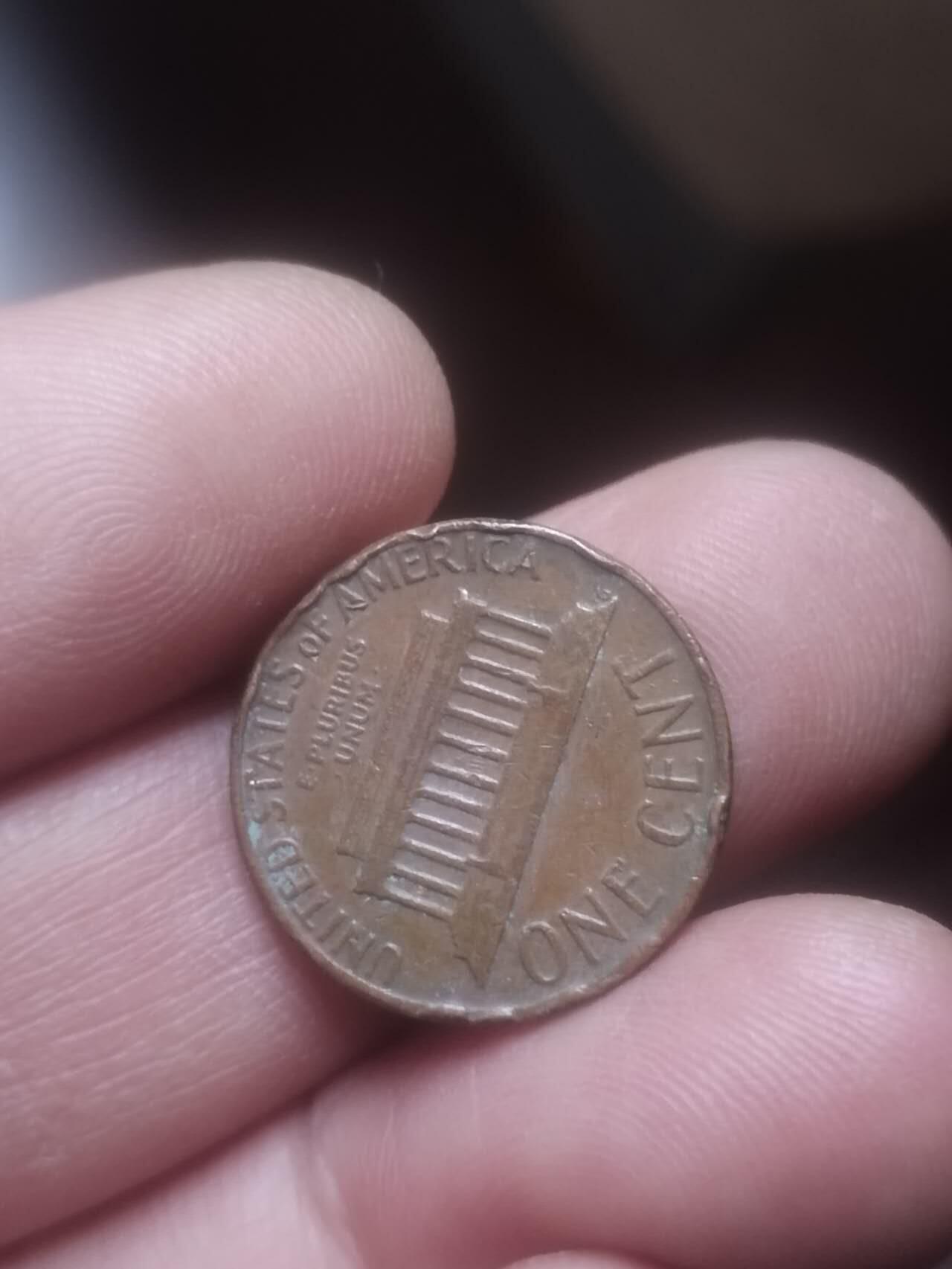 小小小钱币 1975年外币一枚。