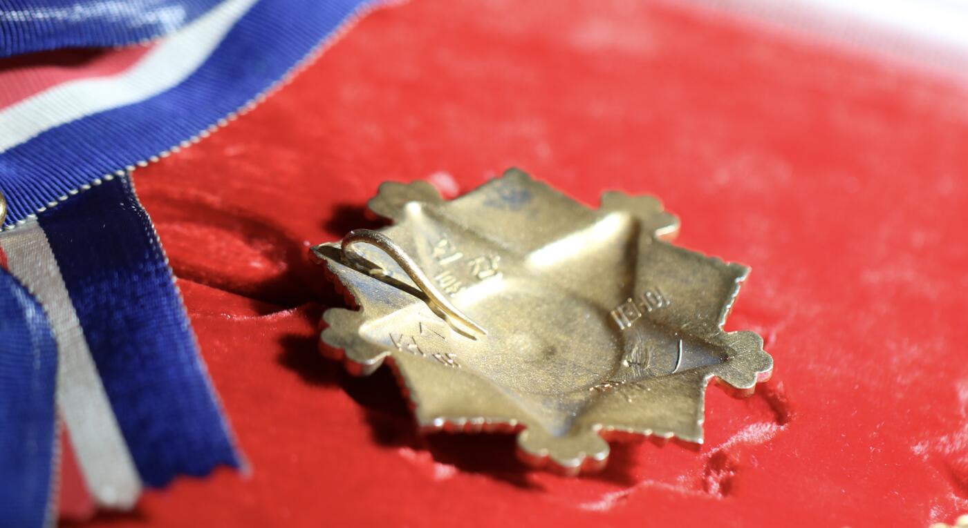 大猫徽章拍卖第285期 朝鲜🇰🇵一级国旗勋章 外授版