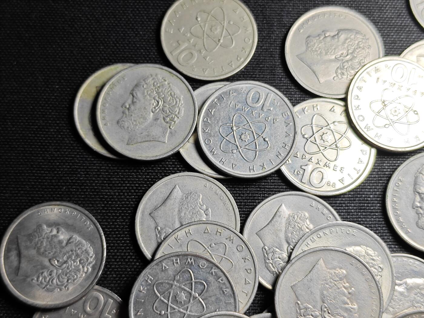 KK钱币收藏小铺 《套币 好品/批量散币专场》  2月预留时间 周末发货  希腊10德拉克马一组67枚