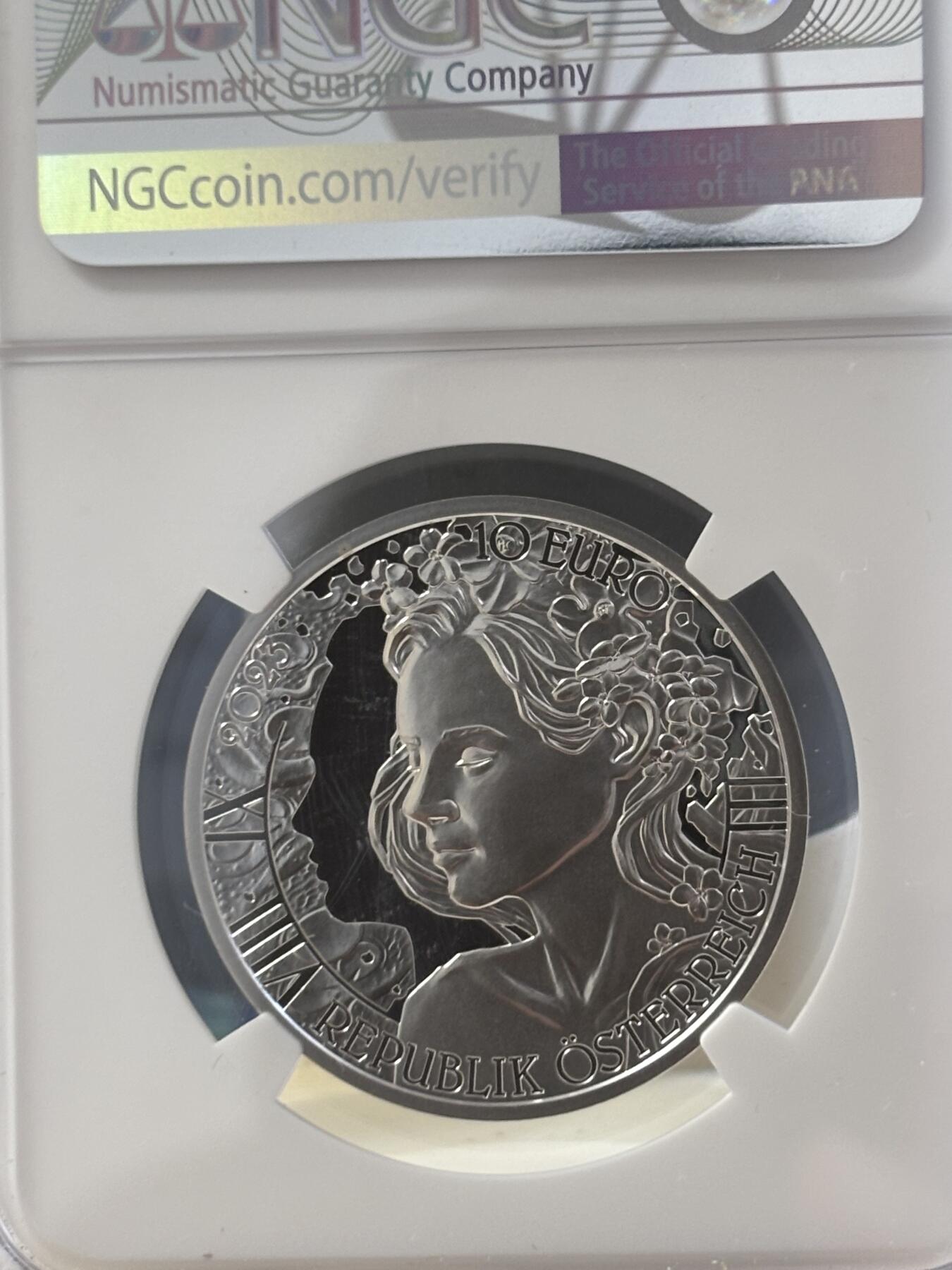 第186期拍卖 盒证齐全奥地利2023年花语系列勿忘我NGC评级首期蓝标70分彩色精制纪念银币