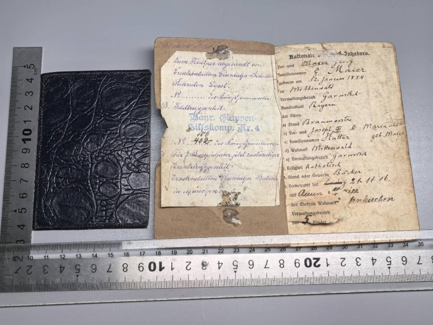 小驴勋章奖章收藏12月27日周六晚六点拍卖（珍爱和平，收藏战争，铭记历史，勿忘国耻，忠党爱国。有偿代拍，送拍规则在简介最后，参拍须阅读规则后再参拍，关系到运费包装发货时效真假辨别等关键信息，拍卖时不再发原图，看大图店主微信码在拍卖店铺介绍里） 一个征兵证书+一个士兵证