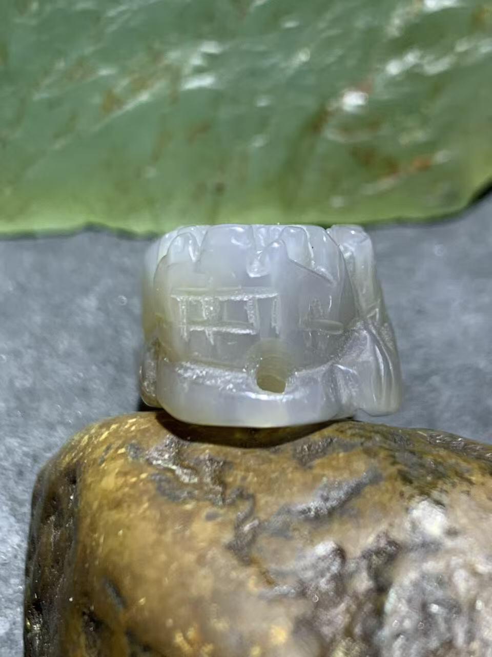 高玉化巴西玛瑙雕刻貔貅通货吊坠一个！。