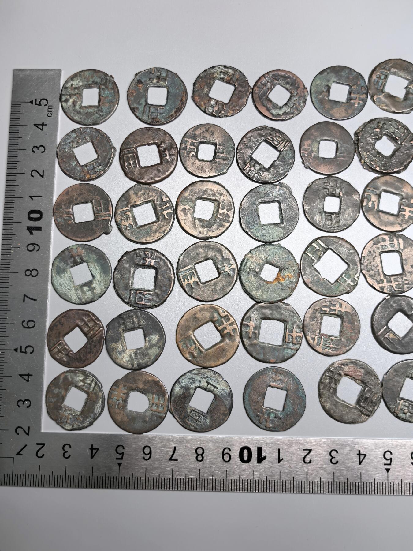 小驴勋章奖章收藏12月27日周六晚六点拍卖（珍爱和平，收藏战争，铭记历史，勿忘国耻，忠党爱国。有偿代拍，送拍规则在简介最后，参拍须阅读规则后再参拍，关系到运费包装发货时效真假辨别等关键信息，拍卖时不再发原图，看大图店主微信码在拍卖店铺介绍里）