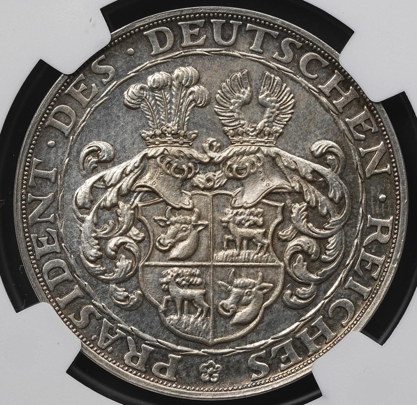 修遠堂世界钱币第九十九期 NGC MS62 1928年兴登堡80大寿纪念银章 伯恩哈特设计制版，明显少于卡尔歌茨版