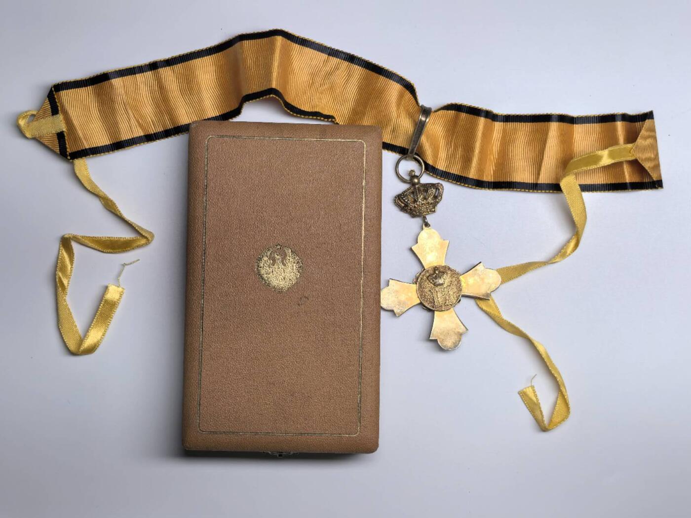 小驴勋章奖章收藏12月27日周六晚六点拍卖（珍爱和平，收藏战争，铭记历史，勿忘国耻，忠党爱国。有偿代拍，送拍规则在简介最后，参拍须阅读规则后再参拍，关系到运费包装发货时效真假辨别等关键信息，拍卖时不再发原图，看大图店主微信码在拍卖店铺介绍里） 希腊王国指挥官级凤凰勋章带原盒