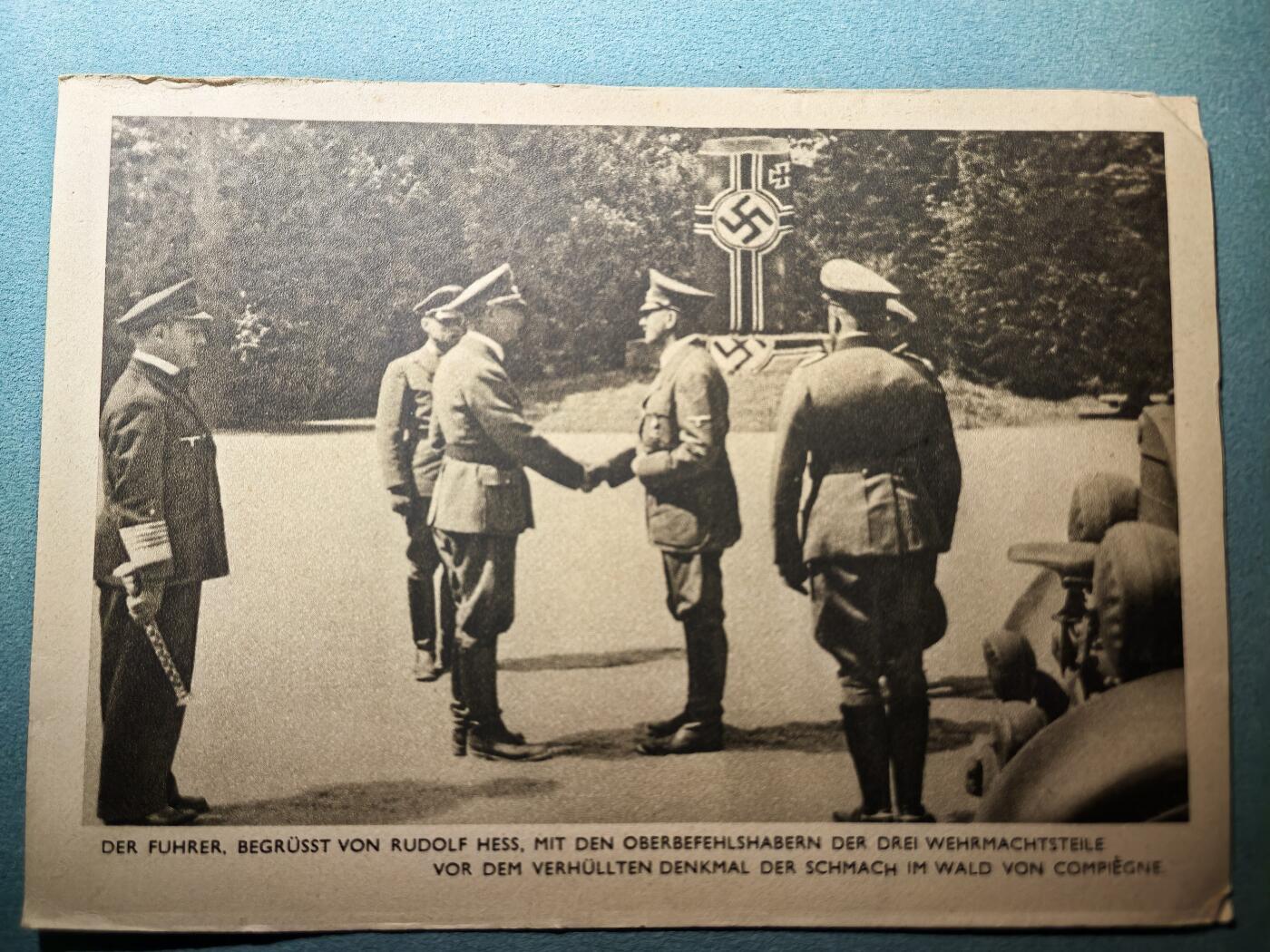 盛世勋华——号角文化勋章邮票专场拍卖第296期 德国（1939）1941年战地实寄明信片 小胡子在赫斯的迎接下，与国防军三大军种的最高指挥官一同站在贡比涅森林中被遮盖的耻辱纪念碑前